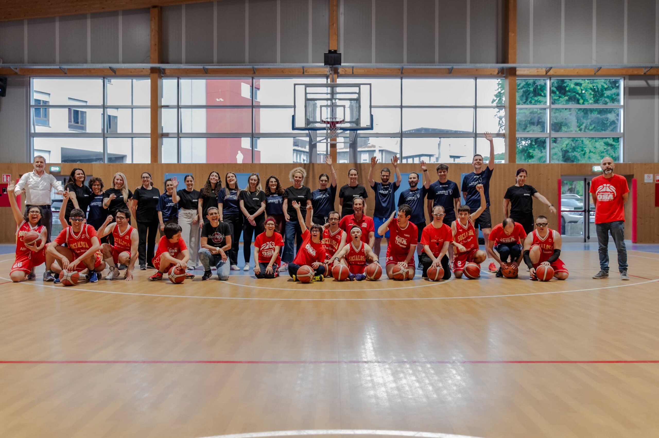 Un pomeriggio di sport, volontariato e inclusione: Dentsu torna in campo con SocialOSA overlimits.